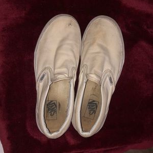 Tennis shoes